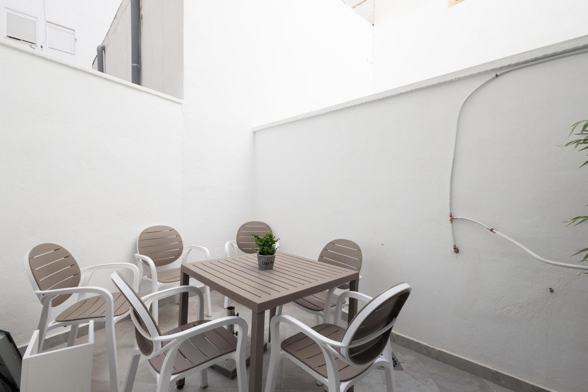 Florit Flats - The Cruz Cubierta With Terrace Valenza