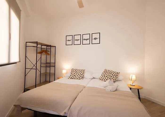 Cruz Cubierta Apartments